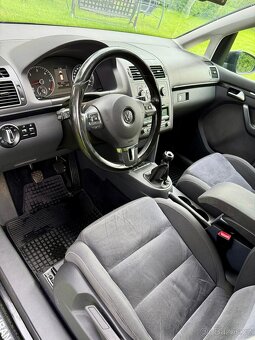 Volkswagen Touran 2.0 TDI 103 kw - krásný stav - 9