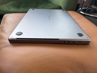 Prodám MacBook Pro 16" (M1 Max, 32 GB RAM, 1 TB SSD) A2485 - 9