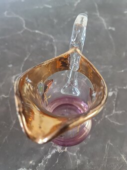 starožitný, bohatě dekorovaný džbán - 9