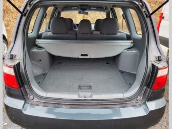 KIA CARENS 1.6 - 9
