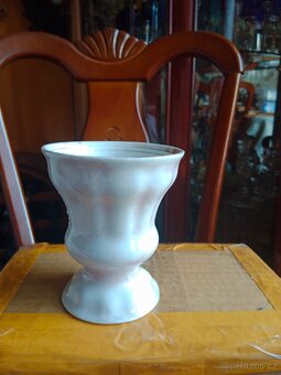 Čtyři pěkné, staré porcelánové zdobené, malované poháry na p - 9