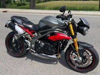Triumph Speed Triple R - 9