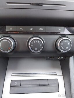 Prodám ŠKODA OCTAVIA 3 kombi 1,6 TDI 77 kW AMBITION - 9