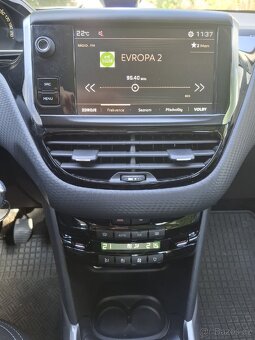 Peugeot 2008 1.2,r.2017,75tkm, 1.majitel, tažné,benzin - 9