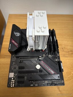 Základní deska ASUS ROG STRIX B550-F GAMING / PRODÁNO - 9