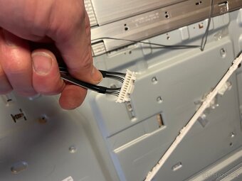 Prodám Samsung UE65NU7172U - BN94-06454V - 9