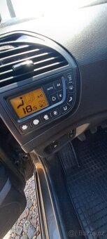 Citroën C4 Picasso 1.6i 16V 88kW ČR - 9