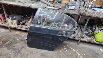 Prodám náhradní díli na BMW E90 - 9