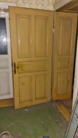 Starožitné vnitřní dveře - 6 ks dveří, 5 ks zárubní - 9