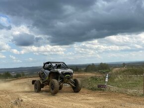 Polaris RZR 1000 Turbo R, SPZ, najeto 3300 km, rok 22 - 9