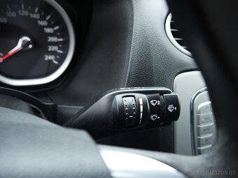 Ford Focus 1.6 i , 74 kW benzín, 2009 - 9