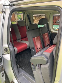 VW CADDY 2 TDI 103 KW 7 míst - 9