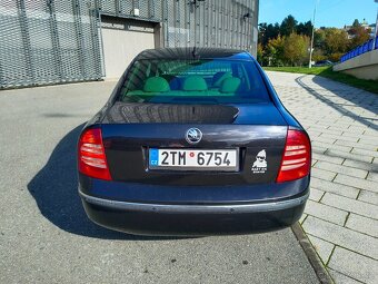 Škoda Superb 2.8 V6 manuál, kůže - 9