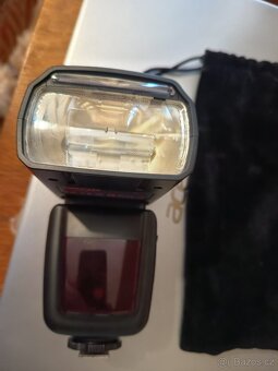 Prodam Nikon D 5600 + objektiv 16-85mm+Blesk+baterie - 9