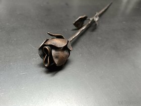 Kovové růže - 9
