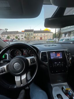 Jeep Grand Cherokee - 9