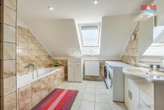 Prodej rodinného domu, 342 m², Mšec, ul. Důrasova - 9