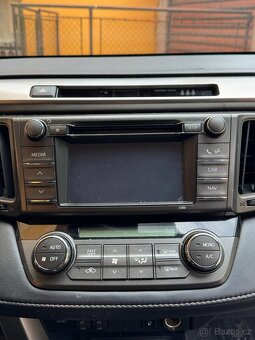 Toyota RAV4 AWD (4x4) - 9