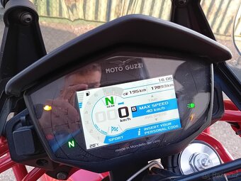 MOTO GUZZI V 85TT TRAVELER - 9