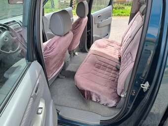 Toyota HILUX 2,5 88 kW - 9