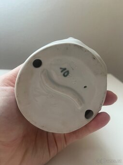 Porcelánová soška - malá lyžařka - 9