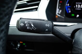 Volkswagen Passat Variant 2.0 TDI Elegance 4Motion DSG - 9