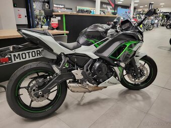 Kawasaki Ninja 650 r.v 2022, naj jen 3236 km Jak nová - 9