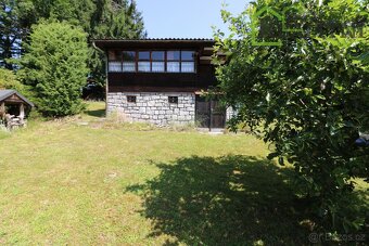 Prodej chaty se zahradou v nádherné lokalitě poblíž Slapské  - 9