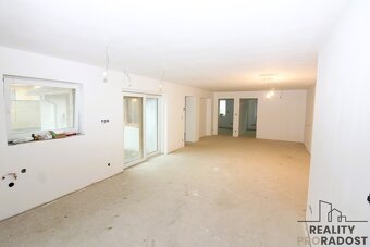 Prodej rodinného domu ve Chvalovicích - 9