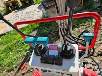 Minibagr TAKEUCHI TB 007 - 9