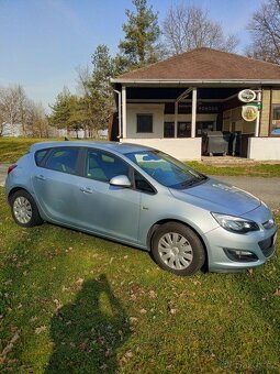 Opel Astra J 1.4i 74kW první majitel najeto pouze 50tis.km - 9