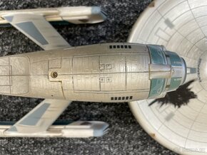 sleva USS Enterprise Diamond Select Khanův hněv - 9