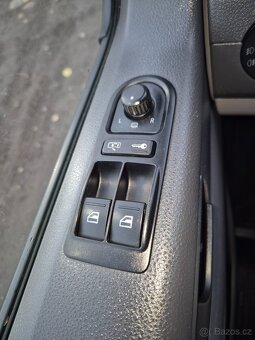 VW TRANSPORTER T5 1.9TDI CHROM-BLUE MOTION - 9