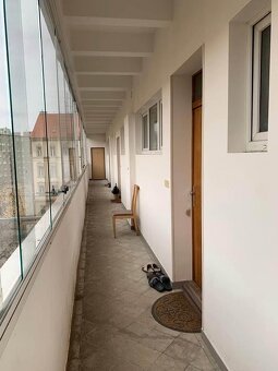 Pronájem bytu 1+1 45 m² Osadní, Praha - Holešovice - 9