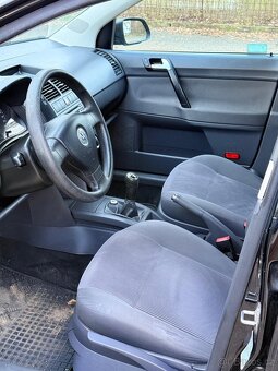 VOLKSWAGEN POLO 2008 - 9