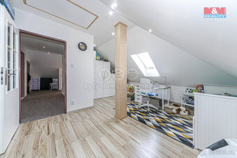 Prodej rodinného domu, 140 m², Okřesaneč, pozemek 1586 m² - 9