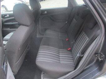 Ford Focus 1.6i DIGI AC - 9