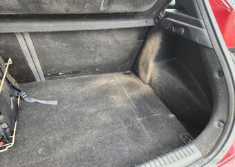 Hyundai i30 1.6-94kw-TOP VÝBAVA - 9