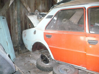 karoseria Skoda 105M - 9