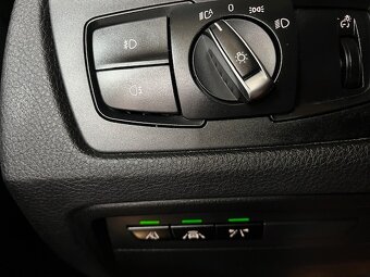 BMW 320D Xdrive 140kw,LED,ACC,Head up,plná výbava - 9