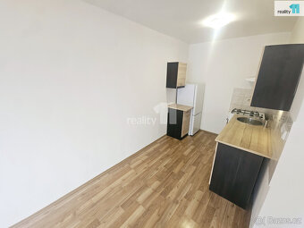 Pronájem bytu 2+kk, 40 m² – Praha 4, ulice Novodvorská - 9