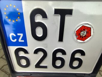 Honda Forza 125  . 11 kW - 9