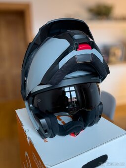 Schuberth E2, velikost 61/XL - 9