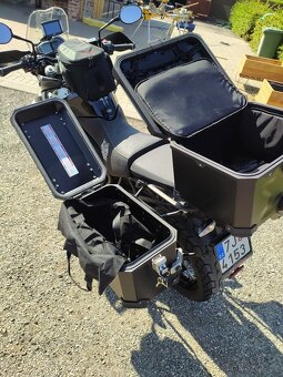 Triumph Tiger 800 - 9