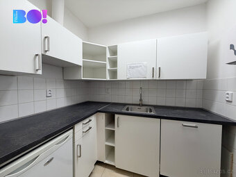 Pronájem kompaktní kanceláře 20,9 m² – Žerotínova, Praha 3 – - 9
