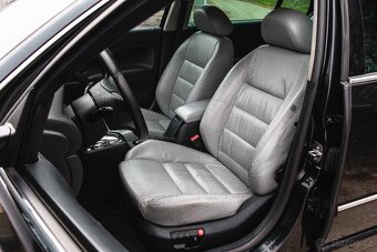 Škoda Superb Edition 100 2.5 TDI 120 kW AUT. | Velký servis - 9