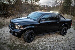 DODGE RAM 1500 5,7 HEMI BIG HORN - BLACK - SLEVA - 9