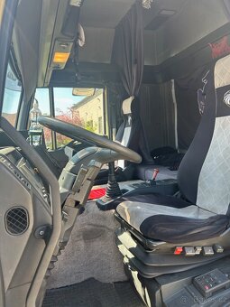 Prodám IVECO EUROTECH Cursor s novou plachtovou nástavbou - 9