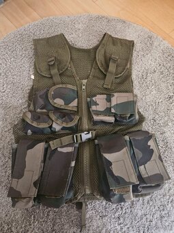 Army komplet - 2x taktická vesta, bunda, helma - 9