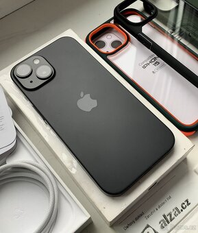 Apple Iphone 15 black 128GB + kupa příslušenství + 2r záruka - 9